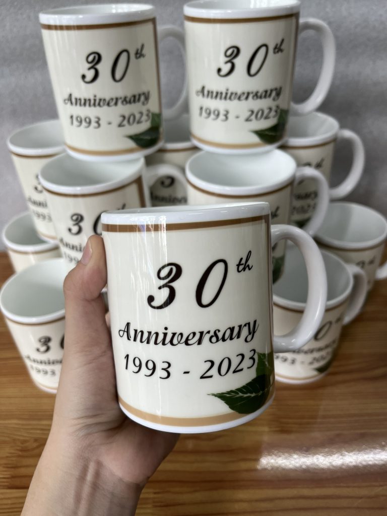 In hình lên ly sứ tại TPHCM – Tí Nị Shop